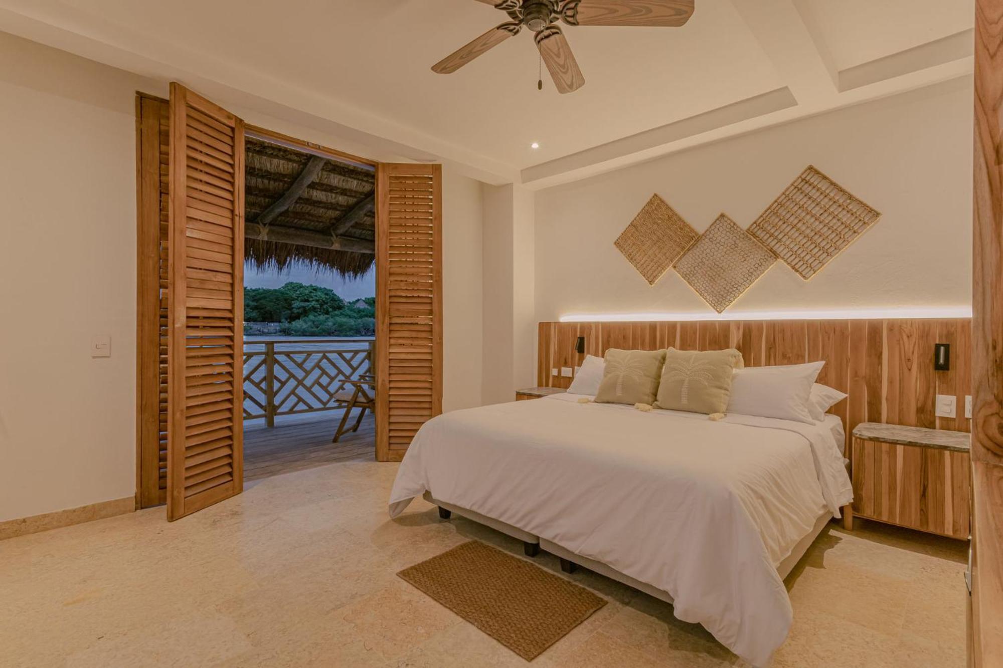 Islawa Soy Local - Isla Privada Hotel Baru